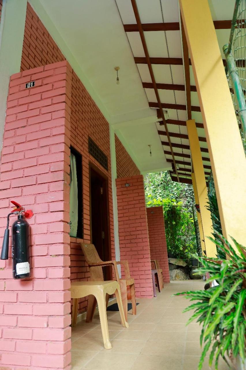 Star Rain Tour Inn Ratnapura Exteriör bild